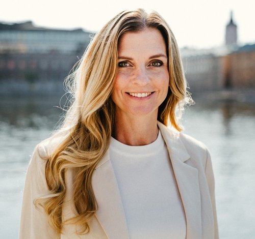 testimonials.customers.0.name